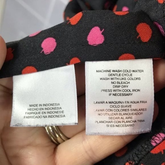 Jones New York L apple print shirt black pink red - Picture 5 of 5